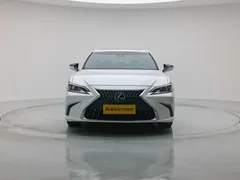 2022 Lexus ES 200 Excellence, белый — фото 2