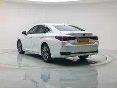 2022 Lexus ES 200 Excellence, белый — фото 5