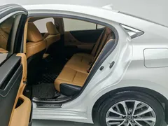 2022 Lexus ES 200 Excellence, белый — фото 13