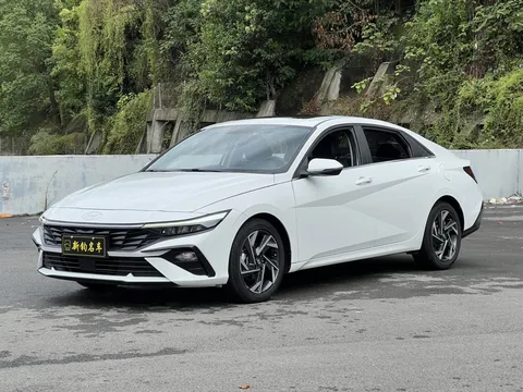 2023 Hyundai Elantra 1.5L CVT GLX Elite