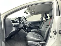 2022 Toyota Yaris L Zhixuan X 1.5L CVT Luxury Plus, белый — фото 4