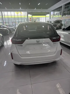 2023 Honda Fit 1.5L CVT, белый — фото 9