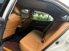 2021 Toyota Camry 2.5G Luxury — фото 9