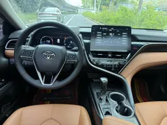 2021 Toyota Camry 2.5G Luxury — фото 10