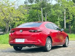 2022 Mazda Mazda3 2.0L AT, красный — фото 4
