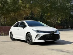 2021 Toyota Corolla 1.5L CVT GR SPORT, белый — фото 2