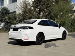 2021 Toyota Corolla 1.5L CVT GR SPORT, белый — фото 4