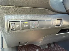 2021 Toyota Corolla 1.5L CVT GR SPORT, белый — фото 18