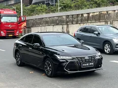 2022 Toyota Avalon 2.5L Luxury, чёрный — фото 2