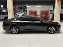 2022 Lexus ES 200 Excellence, чёрный — фото 3