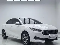 2021 Kia Cerato 1.5L IVT Fashion, белый — фото 3