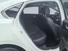 2021 Kia Cerato 1.5L IVT Fashion, белый — фото 11