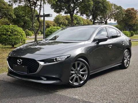 2022 Mazda Mazda3 2.0L AT