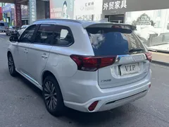 2021 Mitsubishi Outlander 2.0L 2WD 5-seat, белый — фото 9