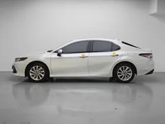 2022 Toyota Camry 2.0G Luxury, белый — фото 4