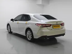 2022 Toyota Camry 2.0G Luxury, белый — фото 5