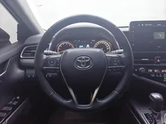 2022 Toyota Camry 2.0G Luxury, белый — фото 10