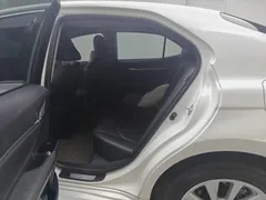 2022 Toyota Camry 2.0G Luxury, белый — фото 12