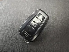2022 Toyota Camry 2.0G Luxury, белый — фото 17