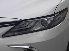 2022 Toyota Camry 2.0G Luxury, белый — фото 18