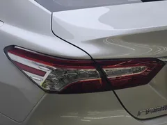 2022 Toyota Camry 2.0G Luxury, белый — фото 19