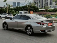2021 Lexus ES 200 Excellence — фото 9