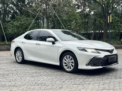 2021 Toyota Camry 2.0G Luxury, белый — фото 2