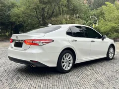 2021 Toyota Camry 2.0G Luxury, белый — фото 5