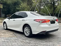 2021 Toyota Camry 2.0G Luxury, белый — фото 6