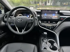 2021 Toyota Camry 2.0G Luxury, белый — фото 9
