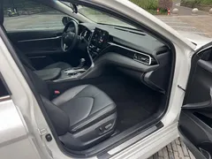 2021 Toyota Camry 2.0G Luxury, белый — фото 12