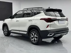 2021 Kia Seltos 1.5L CVT Trend, белый — фото 4