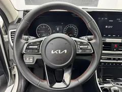 2021 Kia Seltos 1.5L CVT Trend, белый — фото 13