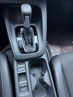 2023 Honda Vezel 1.5L CVT Tech, белый — фото 9