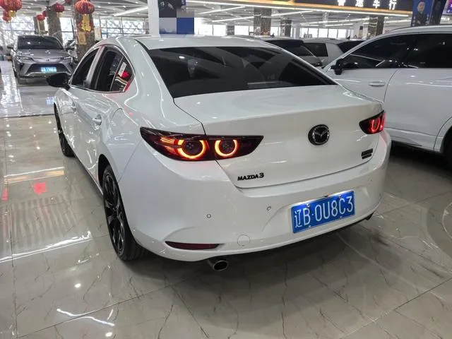 2023 Mazda Mazda3 2.0L AT