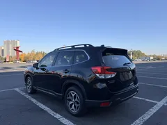 2022 Subaru Forester 2.0i AWD Luxury, чёрный — фото 4