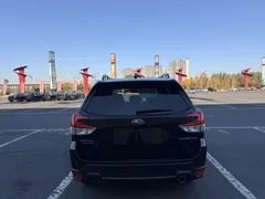 2022 Subaru Forester 2.0i AWD Luxury, чёрный — фото 5