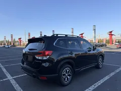 2022 Subaru Forester 2.0i AWD Luxury, чёрный — фото 6