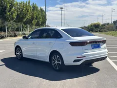 2022 Geely Emgrand 4th Gen 1.5L CVT Premium, белый — фото 9