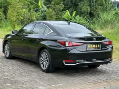 2021 Lexus ES 200 Excellence, чёрный — фото 16