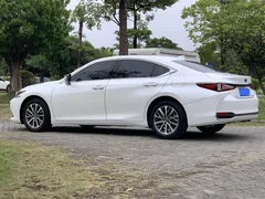 2022 Lexus ES 200 Excellence, белый — фото 4