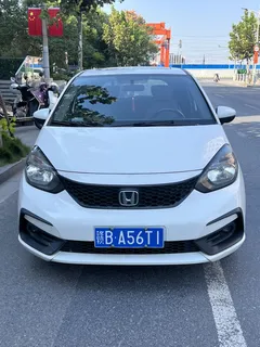 2021 Honda Fit 1.5L CVT Pro, белый — фото 2