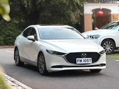 2022 Mazda Mazda3 2.0L AT, белый — фото 3