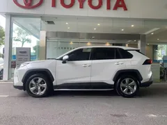 2022 Toyota RAV4 2.0L CVT 2WD Fashion, белый — фото 2