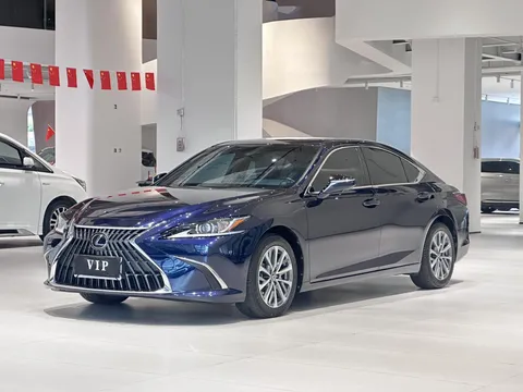 2023 Lexus ES 260 Excellence
