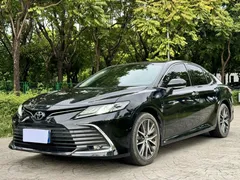 2021 Toyota Camry 2.5G Luxury, чёрный — фото 1