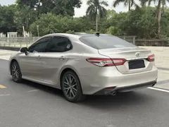 2021 Toyota Camry 2.5G Luxury — фото 4