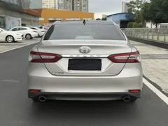 2021 Toyota Camry 2.5G Luxury — фото 5
