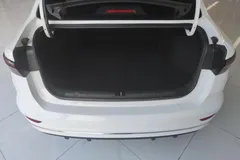 2022 Geely Emgrand 4th Gen 1.5L CVT Premium, белый — фото 10