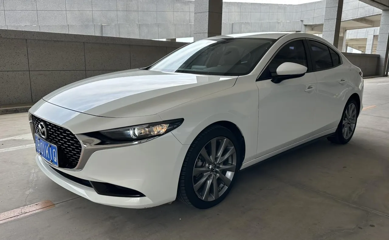 2023 Mazda Mazda3 2.0L AT